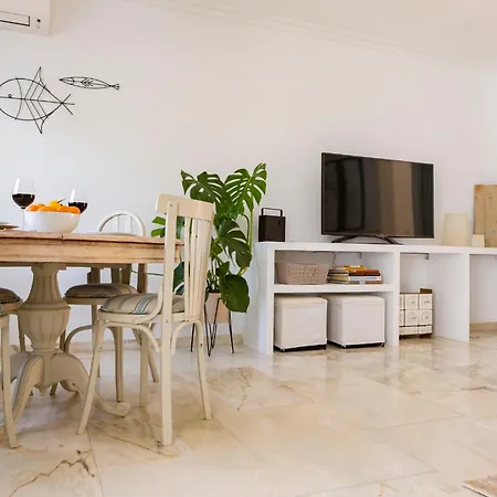 Casa Jardin - Residential Area -free Parking Outdoor- Holiday home Malaga